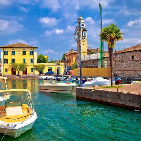 In - Gardasee 21956 * Lazise